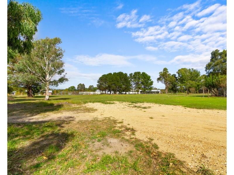 2/100 Gerrand Drive, Longford VIC 3851