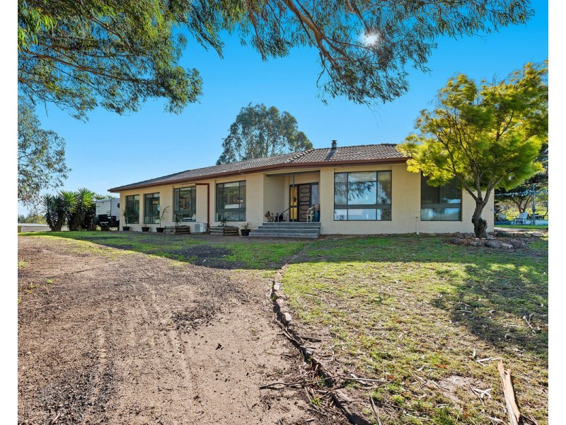 37 Sandhill Road, Stratford VIC 3862