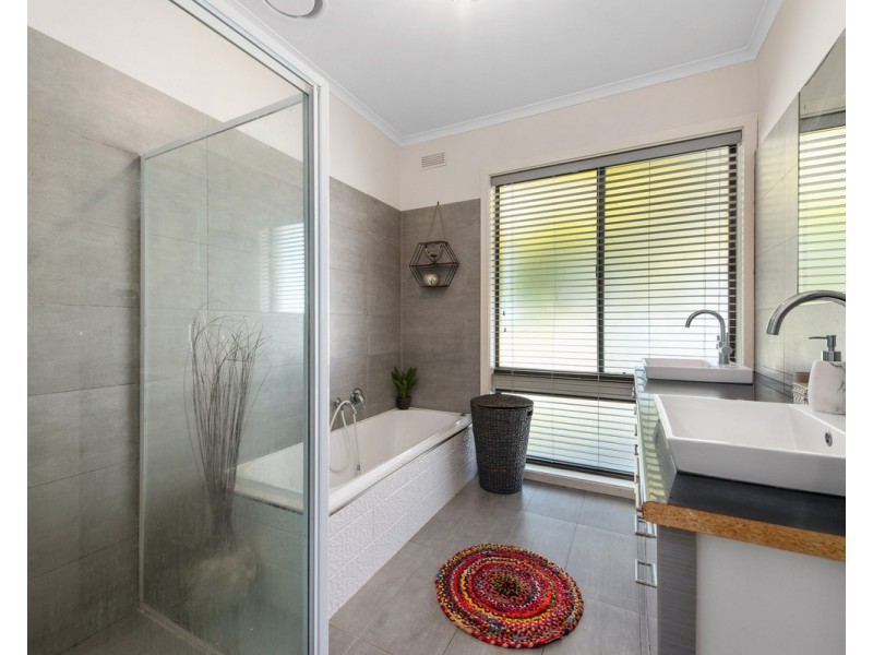 37 Sandhill Road, Stratford VIC 3862