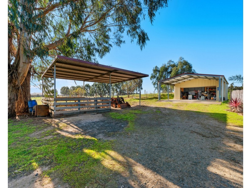 37 Sandhill Road, Stratford VIC 3862