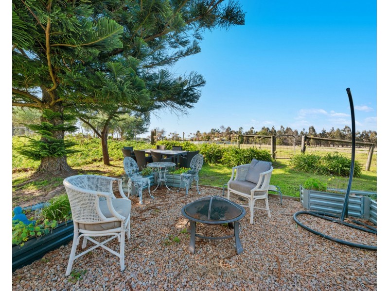 37 Sandhill Road, Stratford VIC 3862