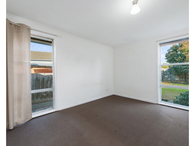 33 Gibsons Road, Sale VIC 3850