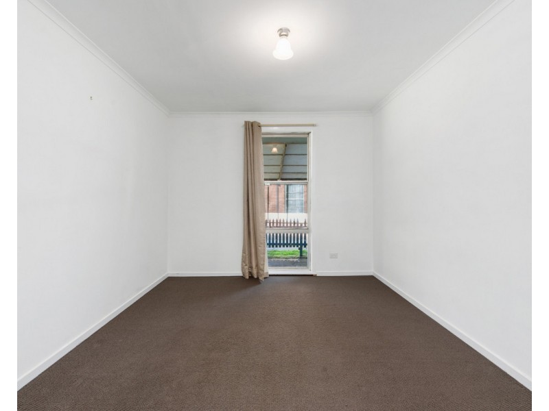 33 Gibsons Road, Sale VIC 3850