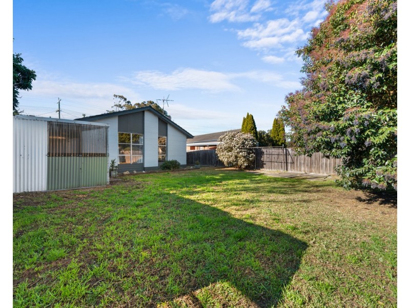 33 Gibsons Road, Sale VIC 3850
