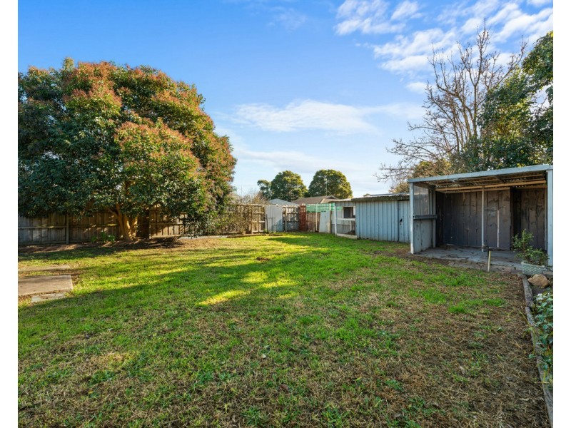33 Gibsons Road, Sale VIC 3850