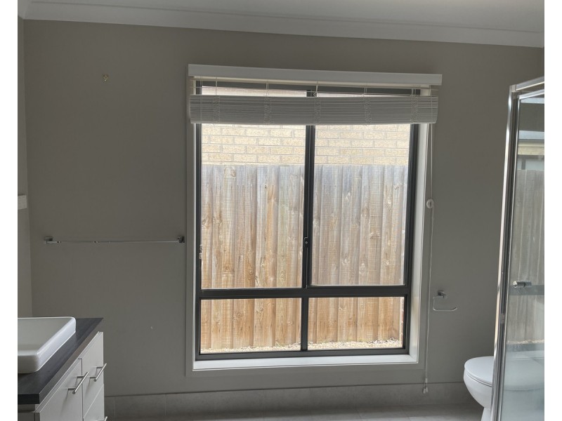 5 Billabong Avenue, Sale VIC 3850