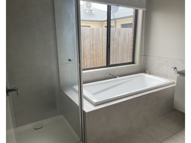 5 Billabong Avenue, Sale VIC 3850