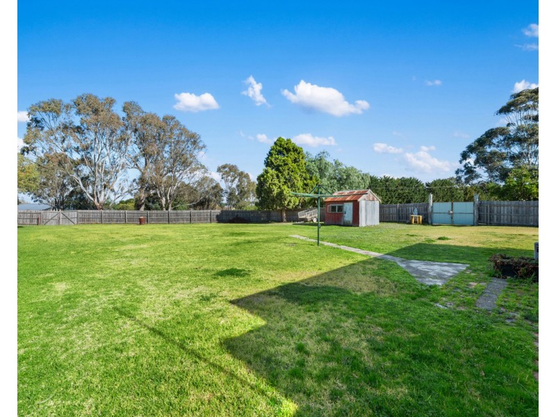 2 Buckley Street, Stratford VIC 3862