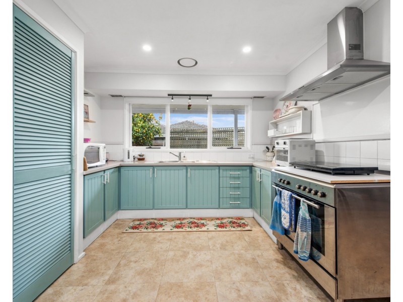 2 Rhodes Drive, Sale VIC 3850