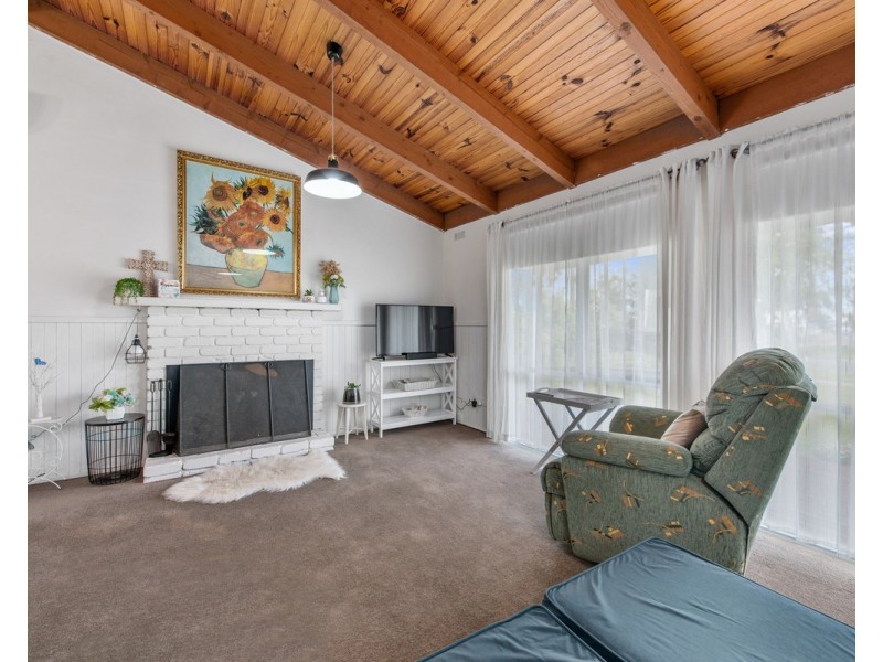 2 Rhodes Drive, Sale VIC 3850