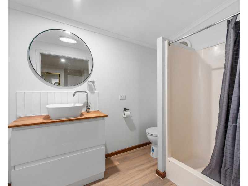 2 Rhodes Drive, Sale VIC 3850