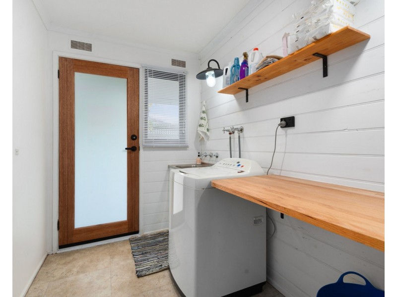 2 Rhodes Drive, Sale VIC 3850