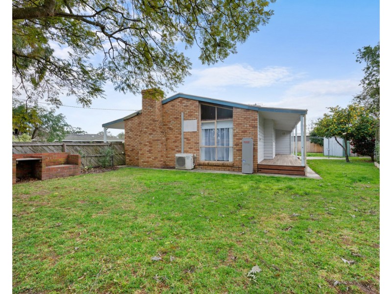 2 Rhodes Drive, Sale VIC 3850