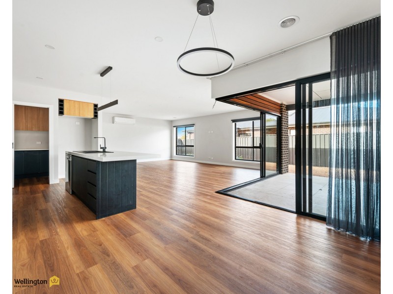 20 Swan Lake Drive, Sale VIC 3850