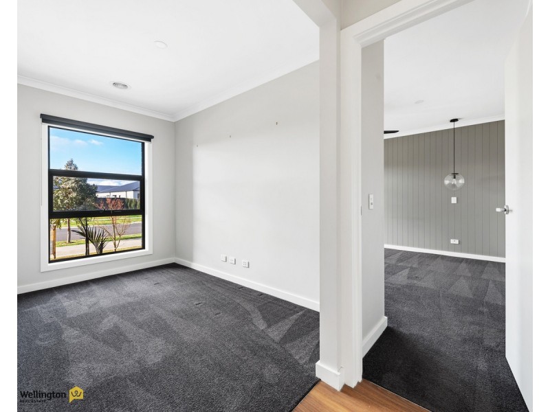 20 Swan Lake Drive, Sale VIC 3850