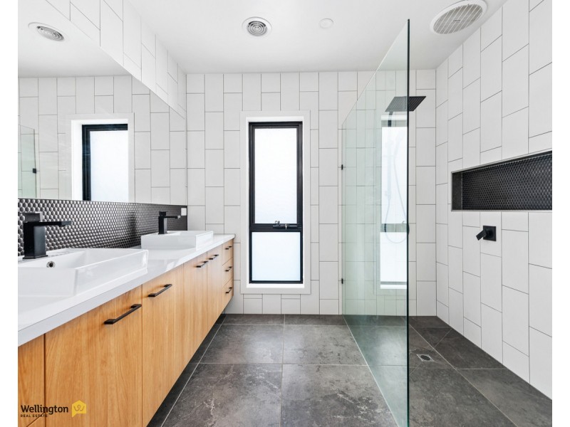 20 Swan Lake Drive, Sale VIC 3850