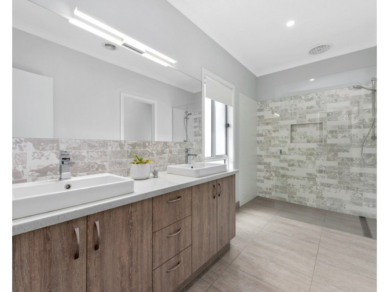47 Reid Drive, Wurruk VIC 3850
