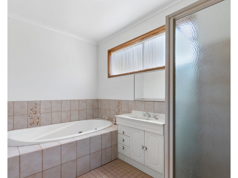 3 Acacia Court, Sale VIC 3850