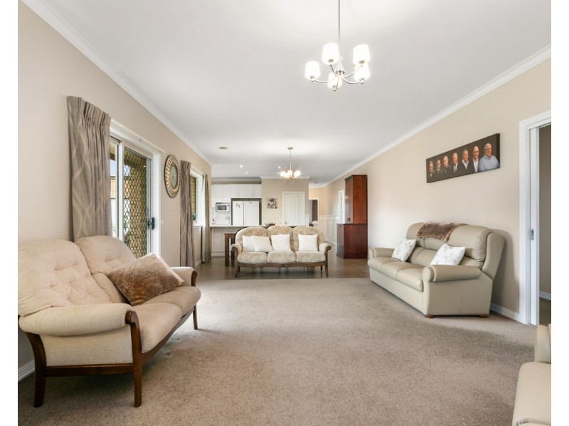 2 Brolga Place, Sale VIC 3850