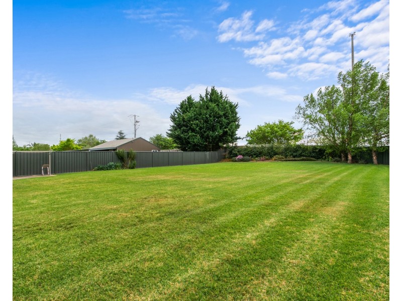 2 Brolga Place, Sale VIC 3850