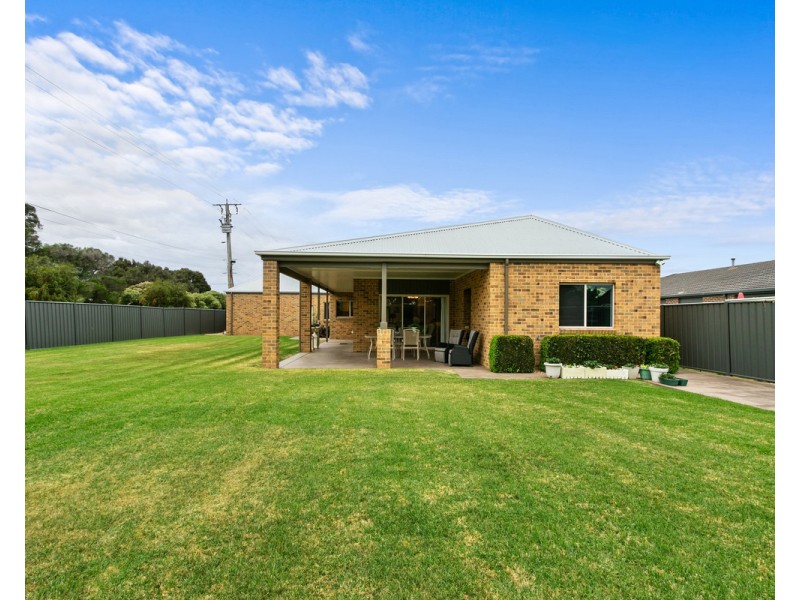 2 Brolga Place, Sale VIC 3850