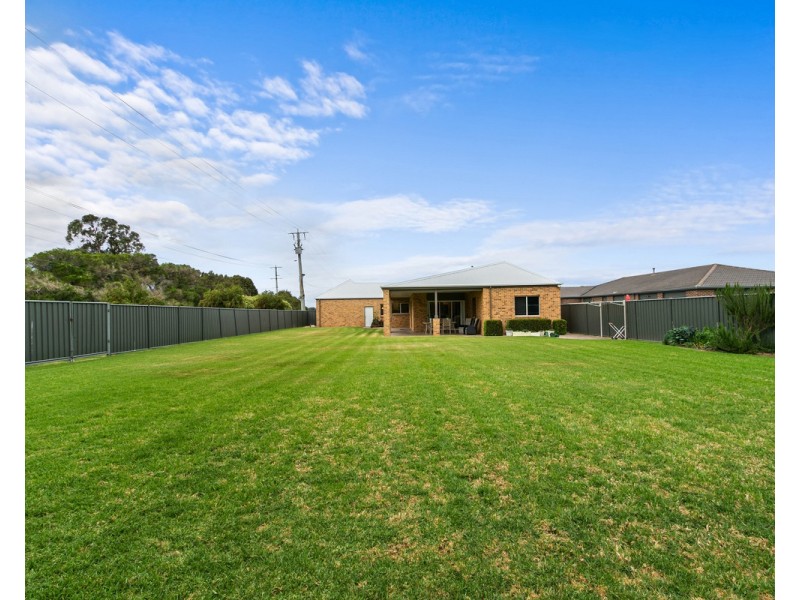 2 Brolga Place, Sale VIC 3850