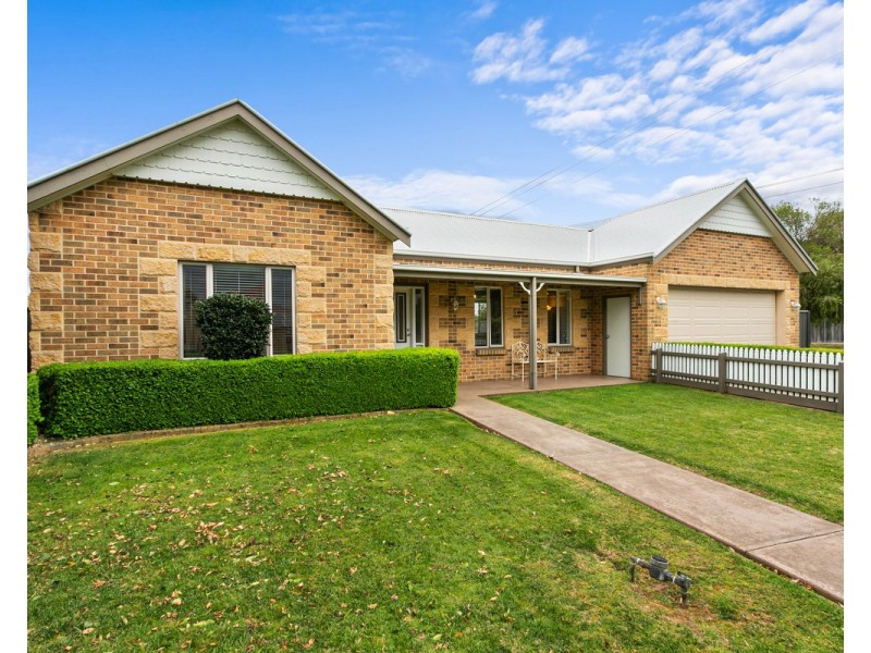2 Brolga Place, Sale VIC 3850