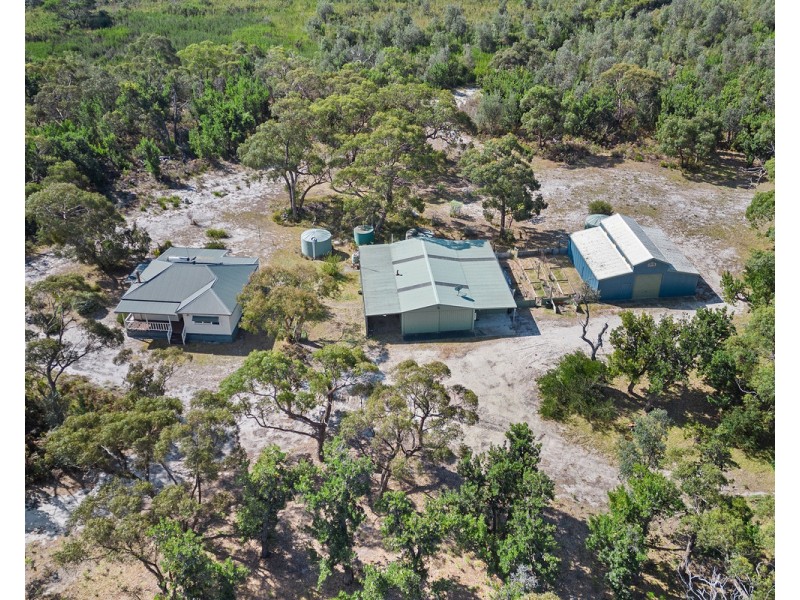 177 Longford Golden Beach Road, Dutson Downs VIC 3851