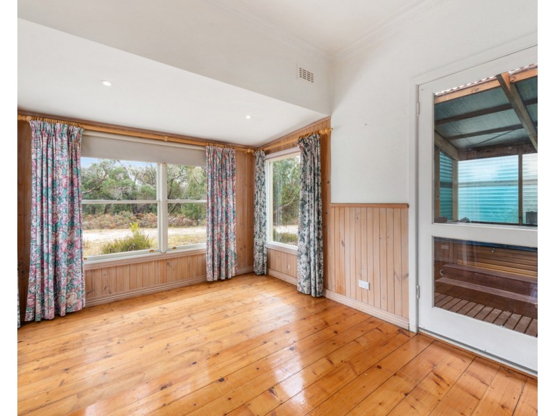 177 Longford Golden Beach Road, Dutson Downs VIC 3851