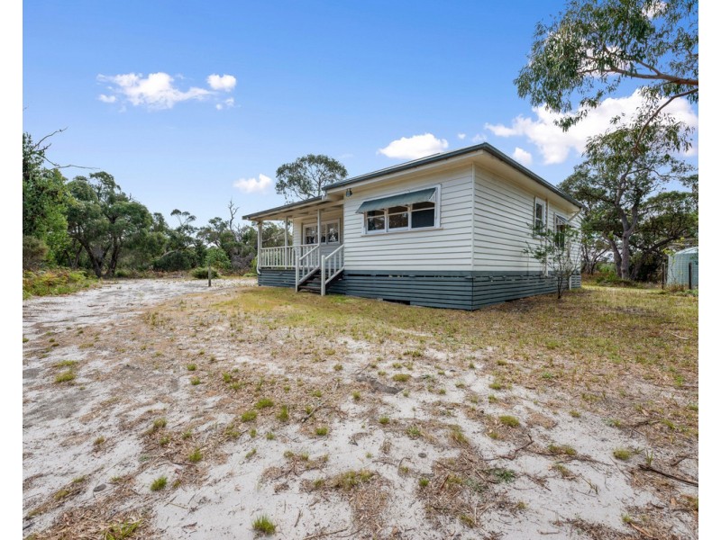 177 Longford Golden Beach Road, Dutson Downs VIC 3851