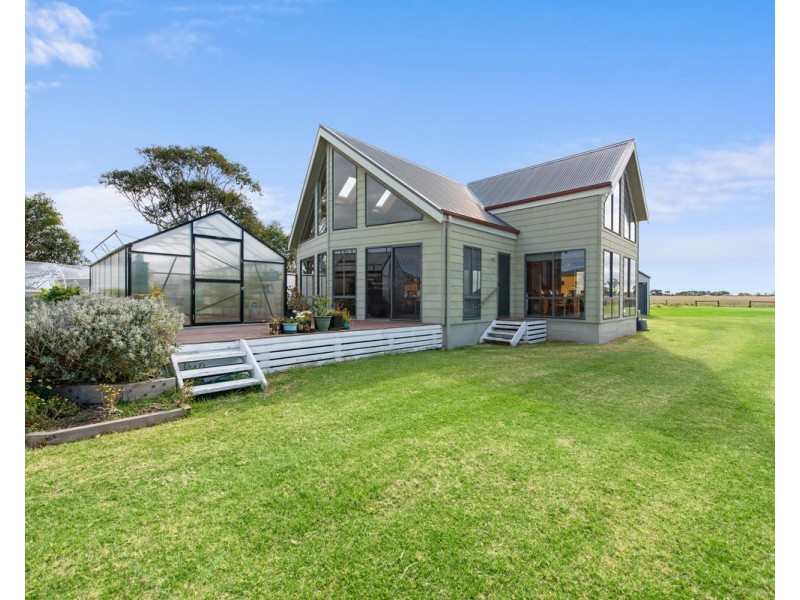 20 Panorama Drive, Seaspray VIC 3851