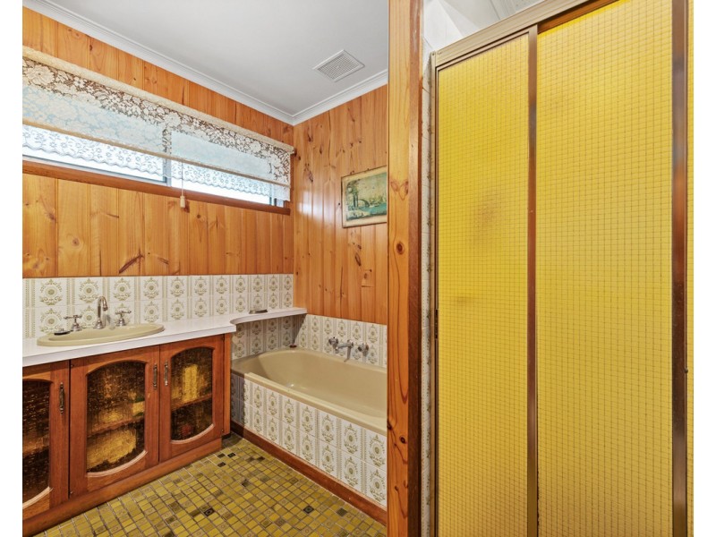 4 Phillip Crescent, Sale VIC 3850