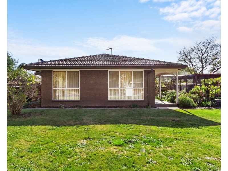 4 Phillip Crescent, Sale VIC 3850