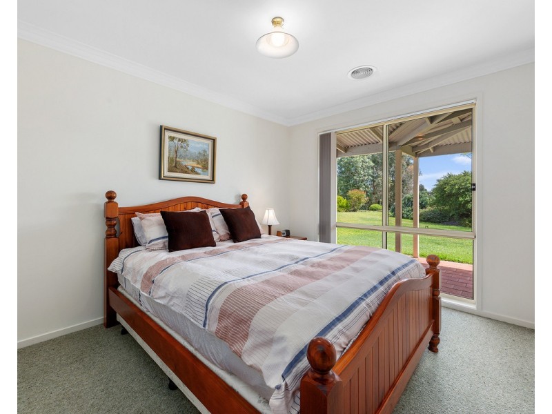 8 Galway Drive, Stratford VIC 3862