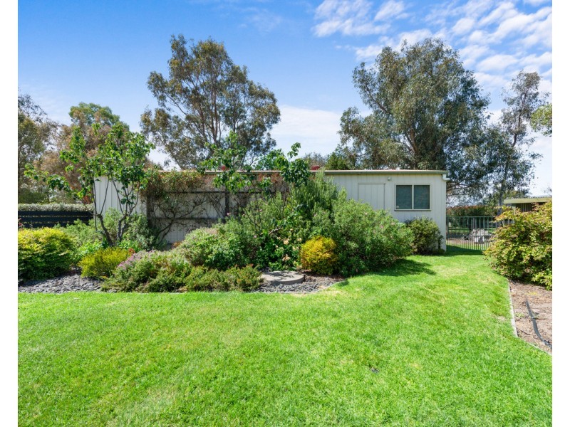 8 Galway Drive, Stratford VIC 3862