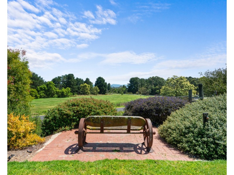 8 Galway Drive, Stratford VIC 3862