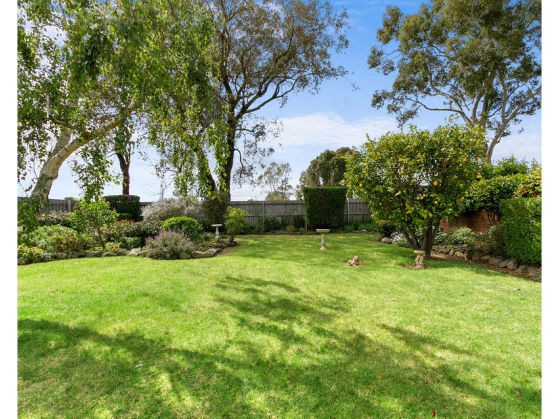 8 Rolland Street, Sale VIC 3850