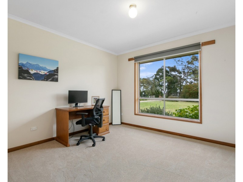 25 Newnham Road, Longford VIC 3851