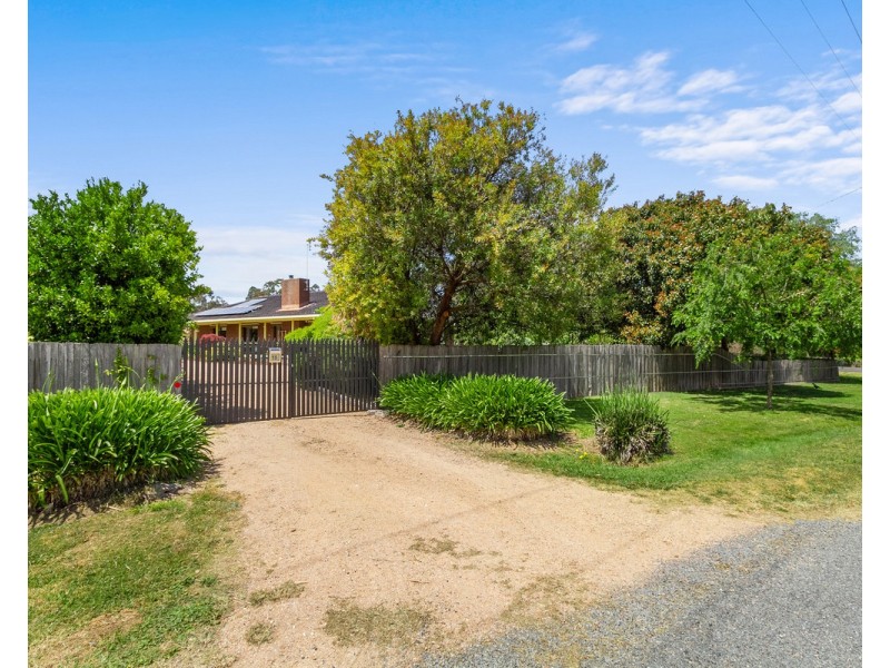 15 McLean Street, Briagolong VIC 3860