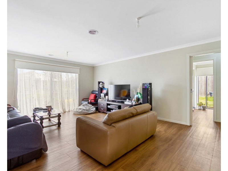 27 Woondella Boulevard, Sale VIC 3850