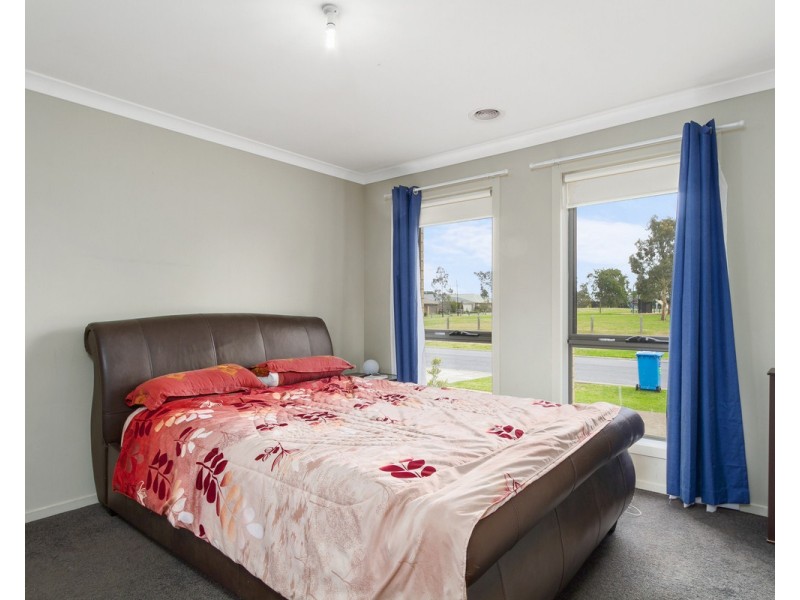 27 Woondella Boulevard, Sale VIC 3850