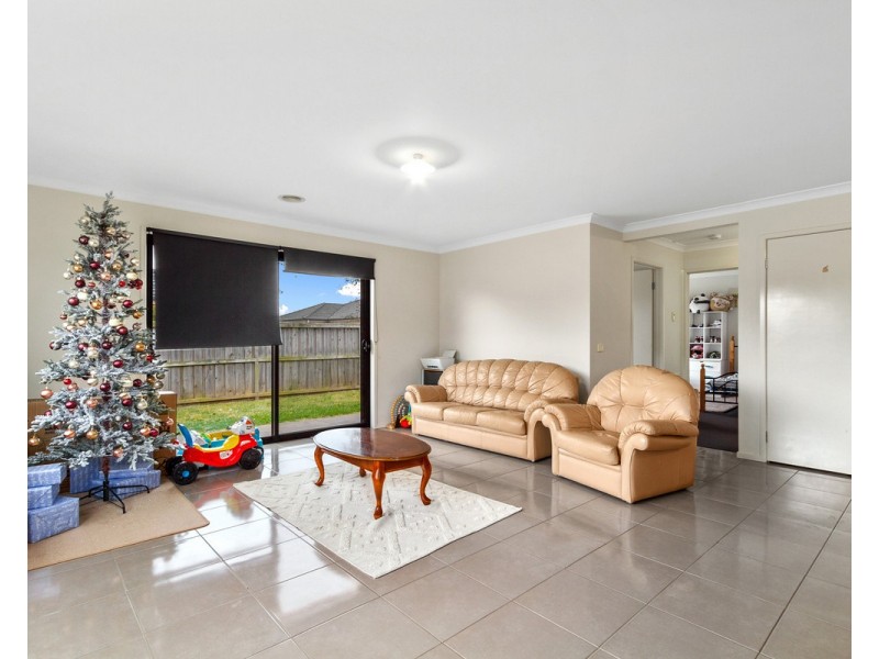 24 Ruthberg Drive, Sale VIC 3850