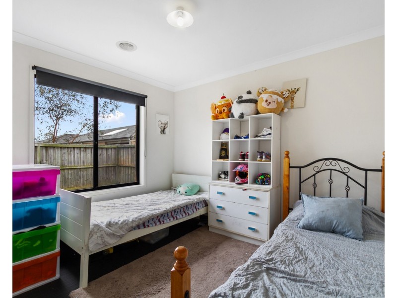 24 Ruthberg Drive, Sale VIC 3850