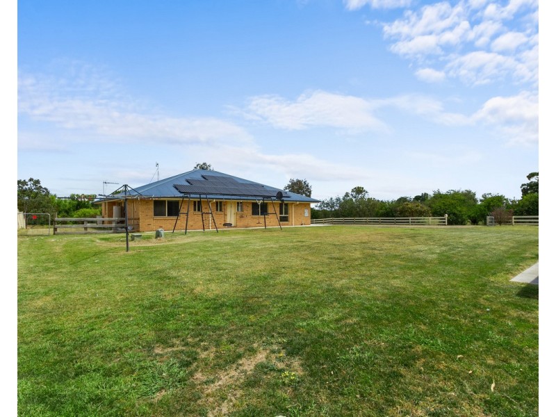 2 Davis Street, Stratford VIC 3862
