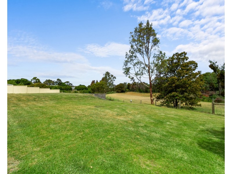 2 Davis Street, Stratford VIC 3862
