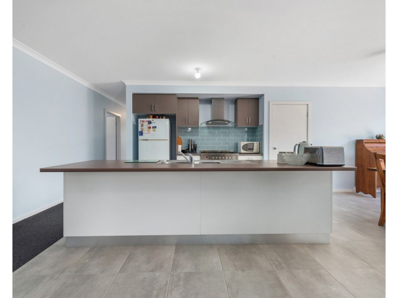 19 Page Court, Sale VIC 3850