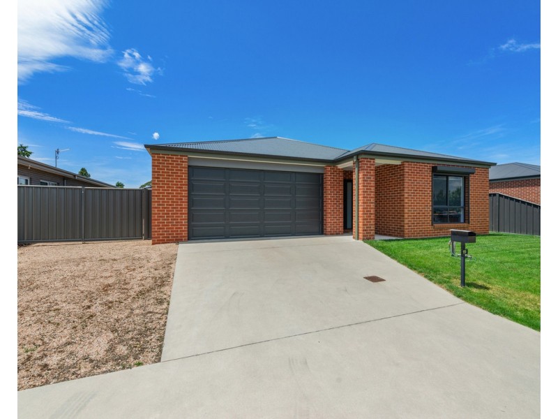 19 Page Court, Sale VIC 3850