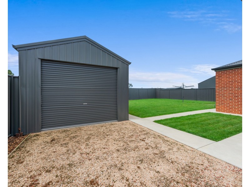 19 Page Court, Sale VIC 3850