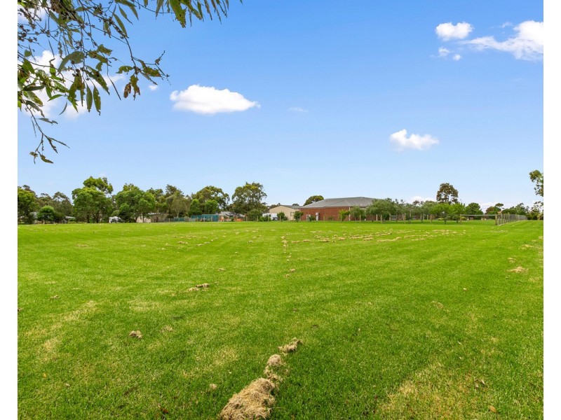 7 Jemma Court, Wurruk VIC 3850