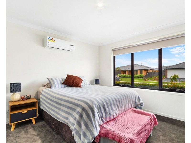 1 Peters Drive, Stratford VIC 3862